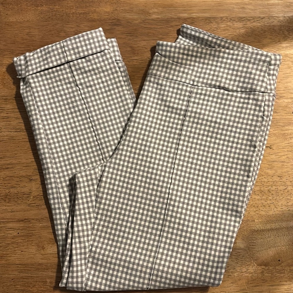 Jules & Leopoldo Cropped Grey Checked Capris
